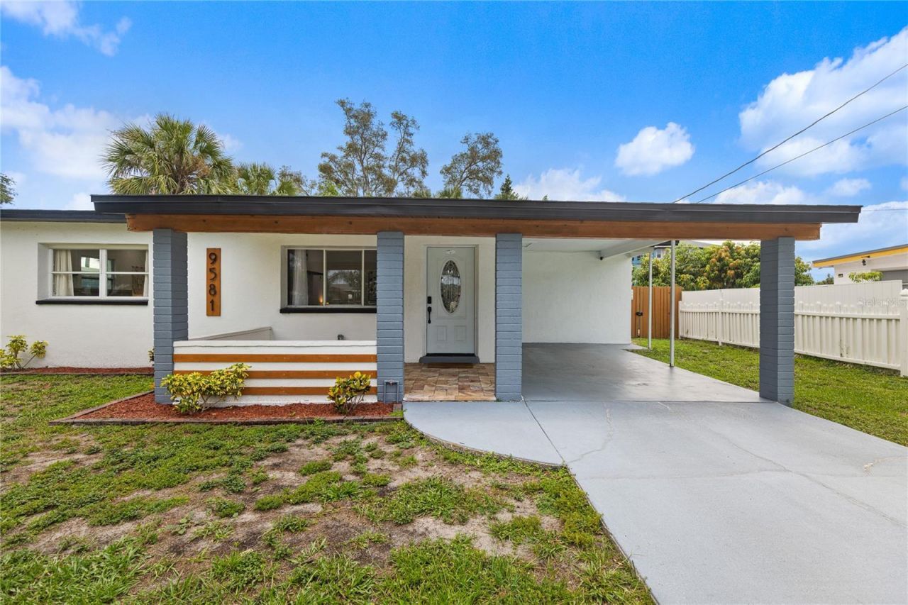 9581 49th Way N, Pinellas Park, FL 33782 Photo