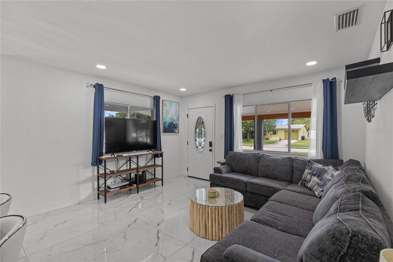 9581 49th Way N, Pinellas Park, FL 33782 Photo