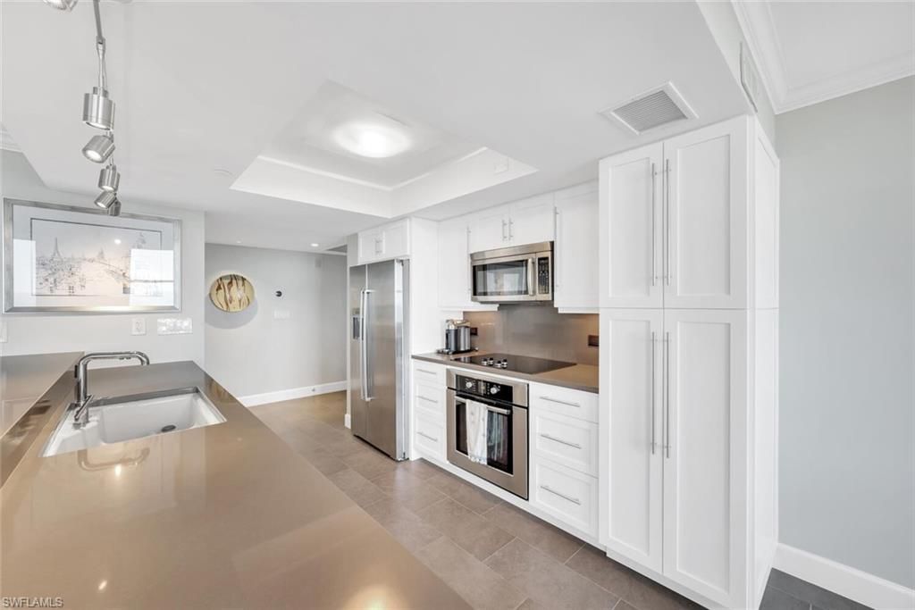 6585 Nicholas Blvd, Unit 1903, Naples, FL 34108 Photo