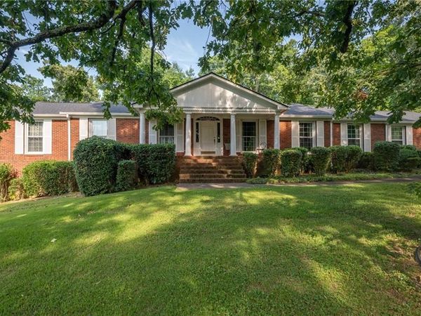 206 Sherwood Drive , Calhoun, GA 30701