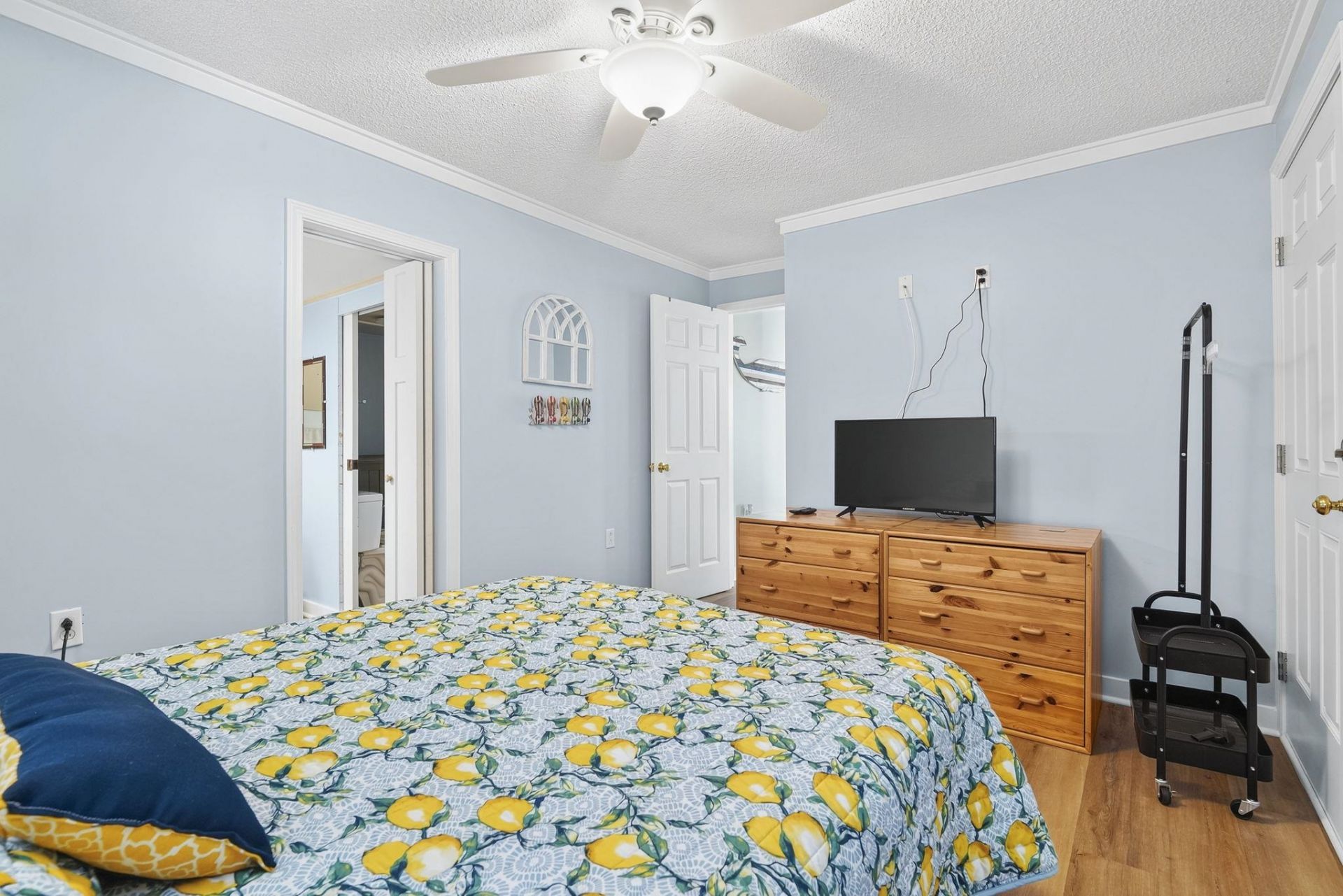 6001 S Kings Hwy.  Photo 32