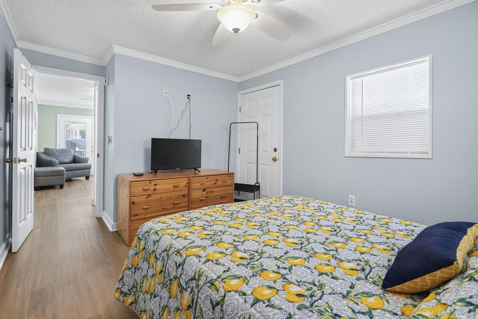 6001 S Kings Hwy.  Photo 34