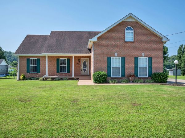 567 Bluff View Dr , Pegram, TN 37143