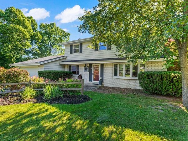 632 Highland Dr, Richfield, WI 53017