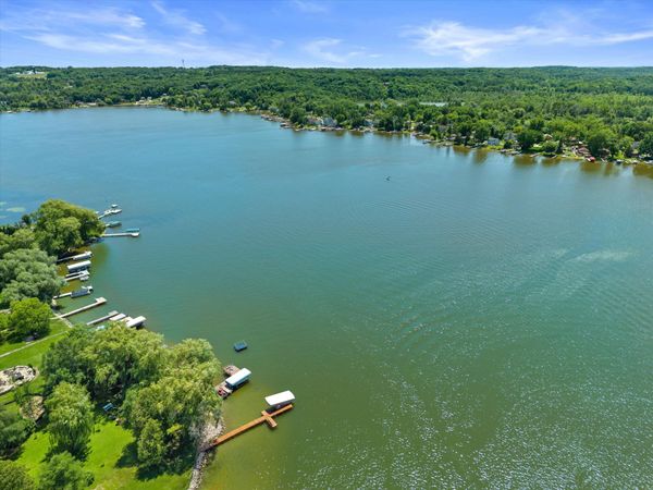 4786 Riverview Dr, Richfield, WI 53033