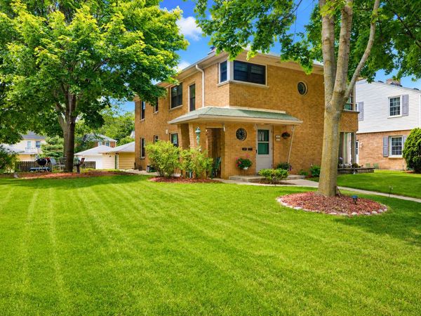 4409 N Sheffield Ave, Unit 4411, Shorewood, WI 53211
