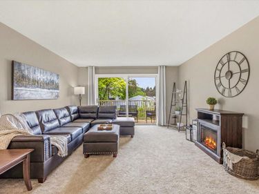 132 Demont Avenue, Unit 221, Little Canada, MN 55117
