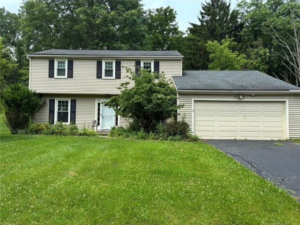 23 Blackwatch , Fairport, NY 14450