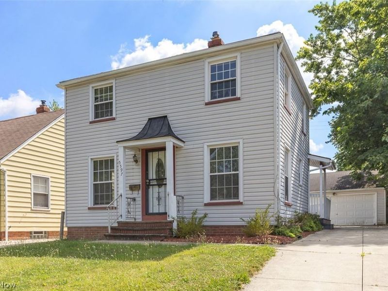 5597 South Boulevard, Maple Heights, OH 44137 Photo 1