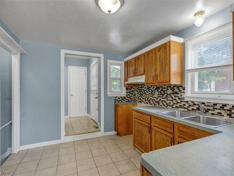 5597 South Boulevard, Maple Heights, OH 44137 Photo 11