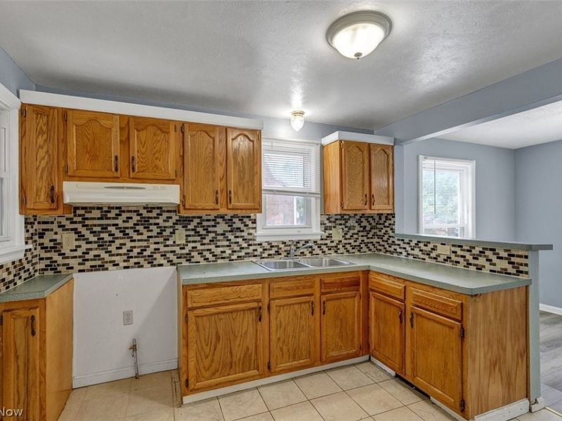 5597 South Boulevard, Maple Heights, OH 44137 Photo 13