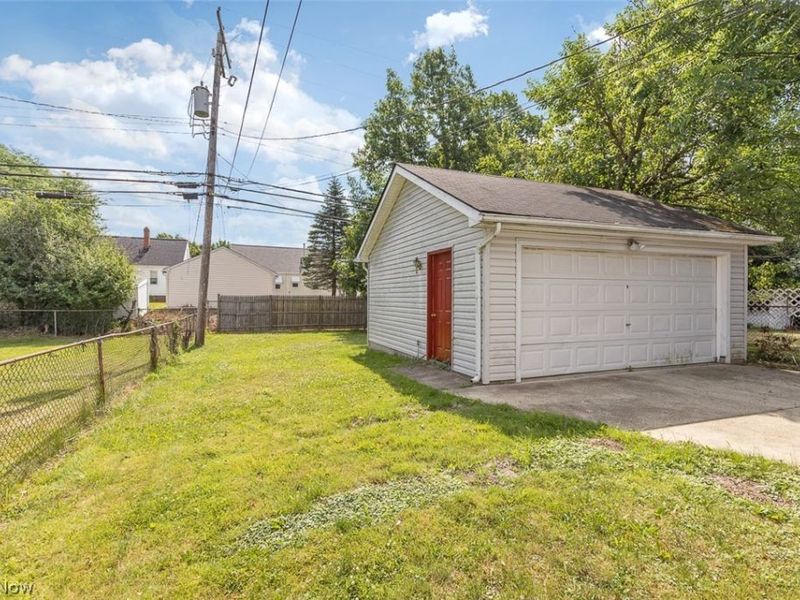 5597 South Boulevard, Maple Heights, OH 44137 Photo 27