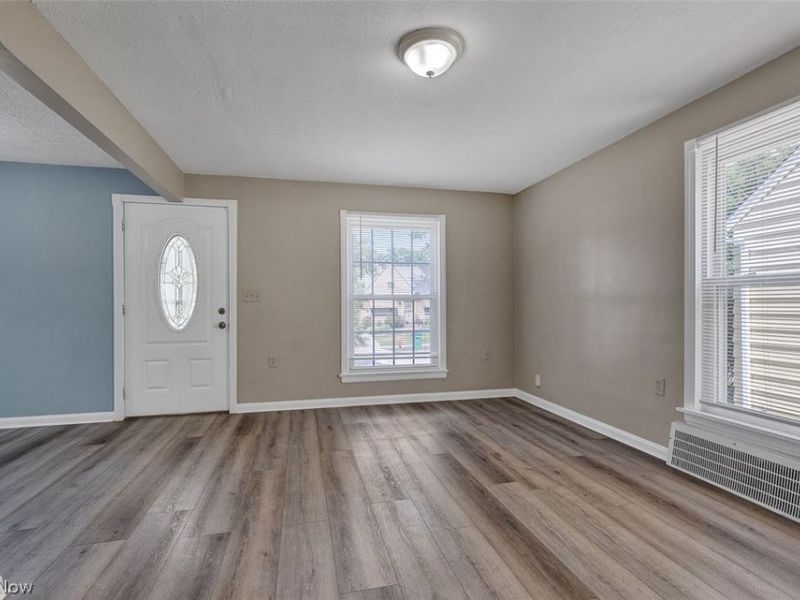 5597 South Boulevard, Maple Heights, OH 44137 Photo 5