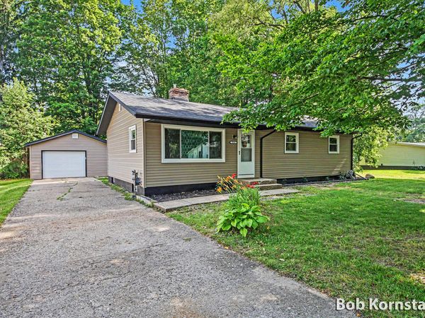 516 W Elm Street, Wayland, MI 49348
