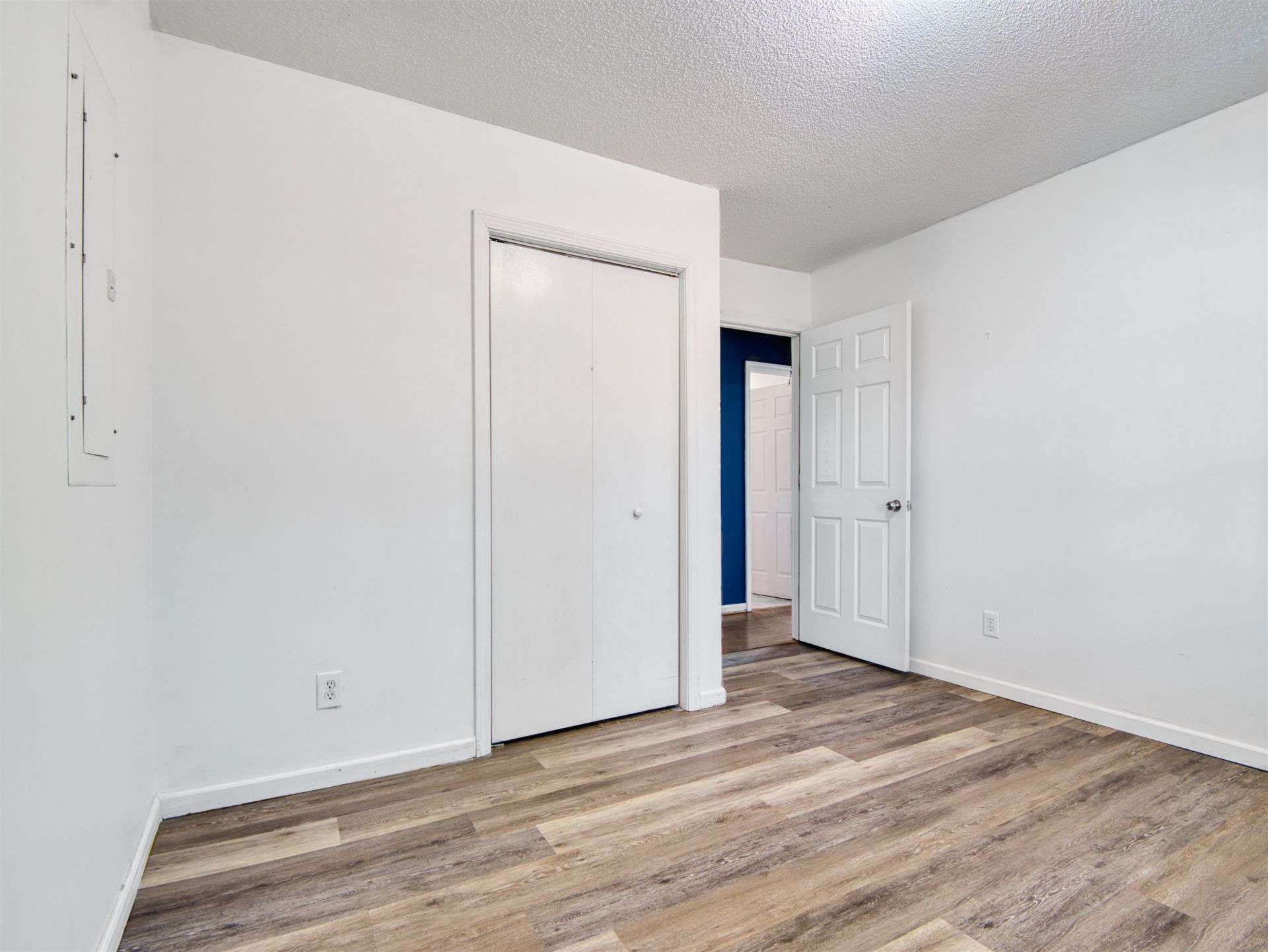 1220 3rd Ave.  Photo 13