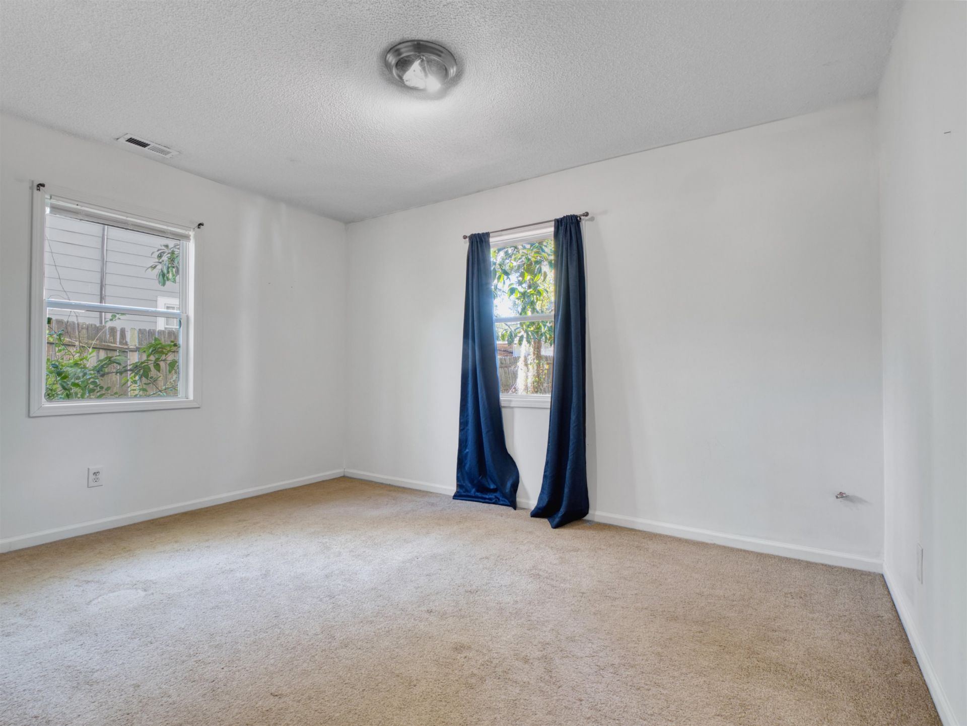1220 3rd Ave.  Photo 14