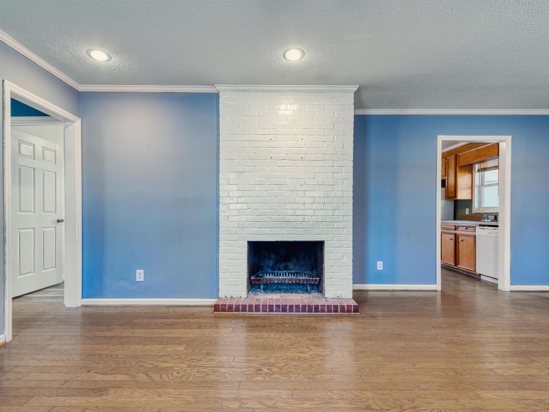 1220 3rd Ave.  Photo 3