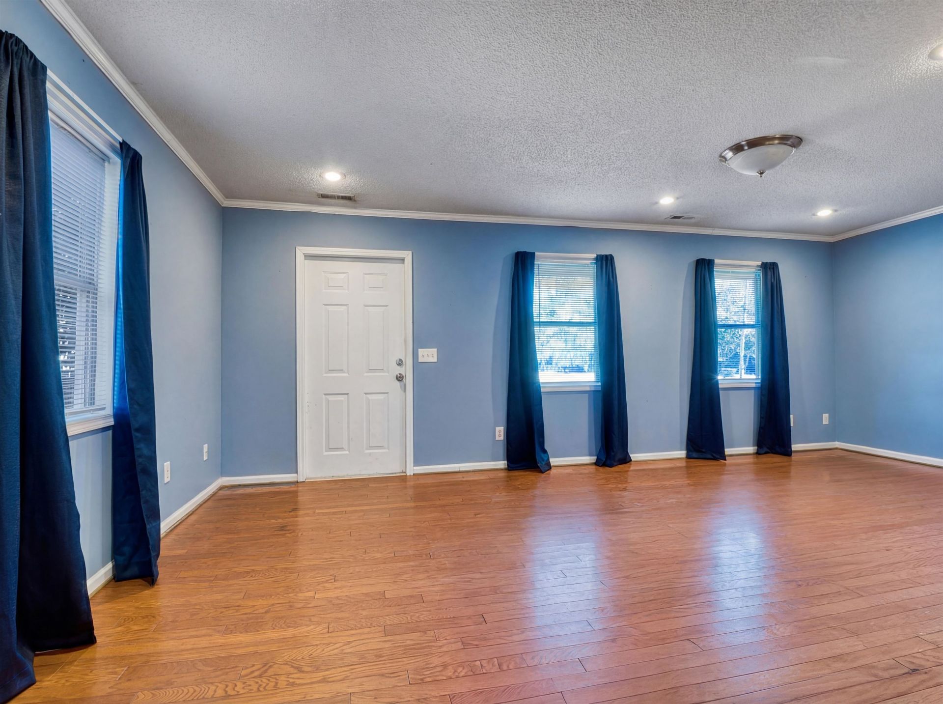 1220 3rd Ave.  Photo 5