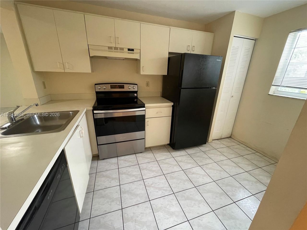 426 NE 210th Cir Ter , Unit 103-2, Miami, FL 33179 Photo