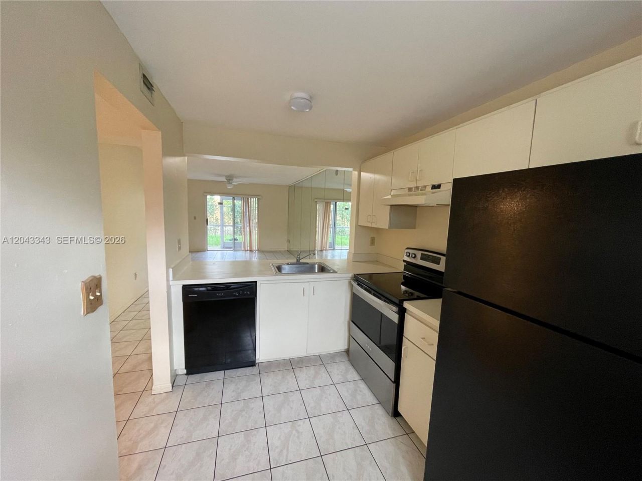426 NE 210th Cir Ter , Unit 103-2, Miami, FL 33179 Photo
