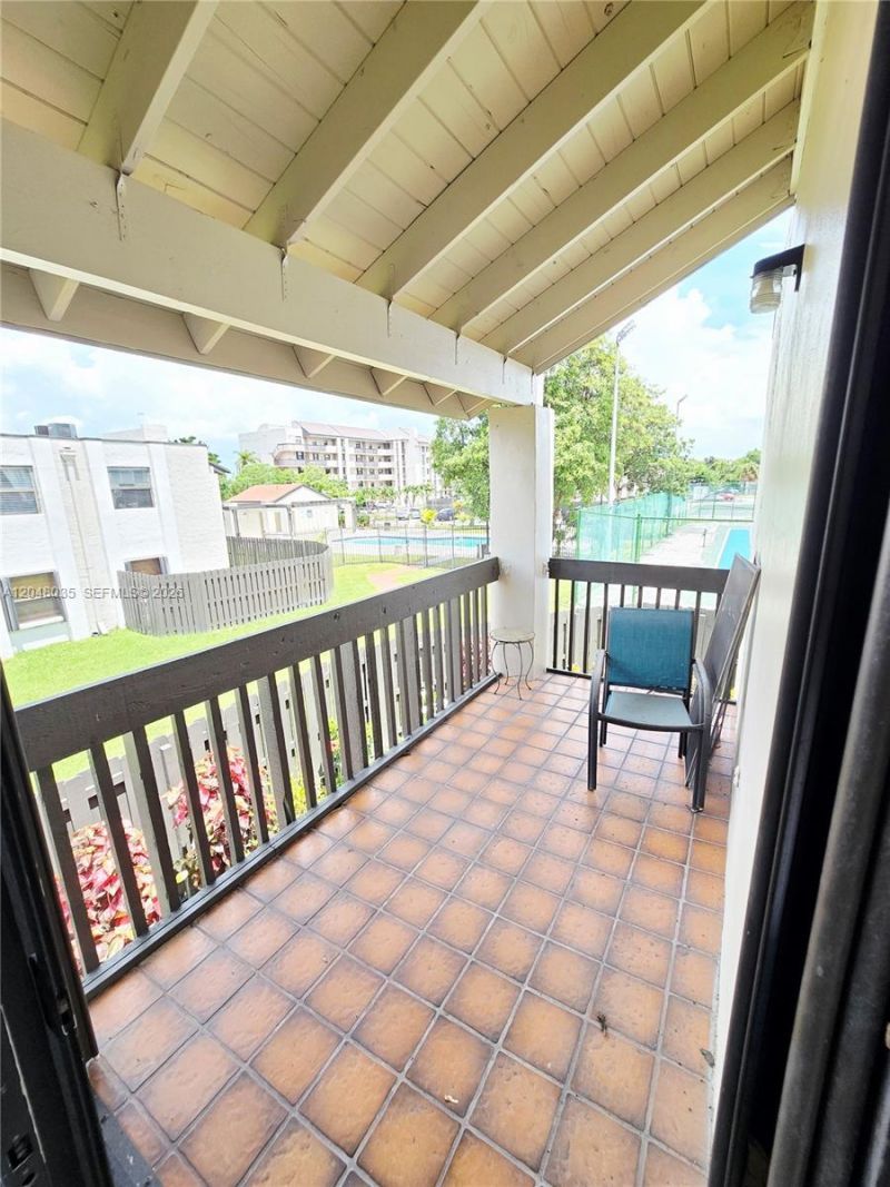 8877 Fontainebleau Blvd , Unit 202, Miami, FL 33172 Photo