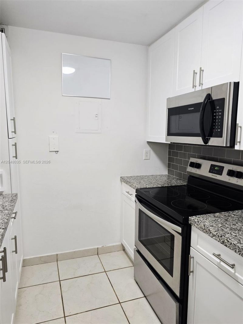 8877 Fontainebleau Blvd , Unit 202, Miami, FL 33172 Photo