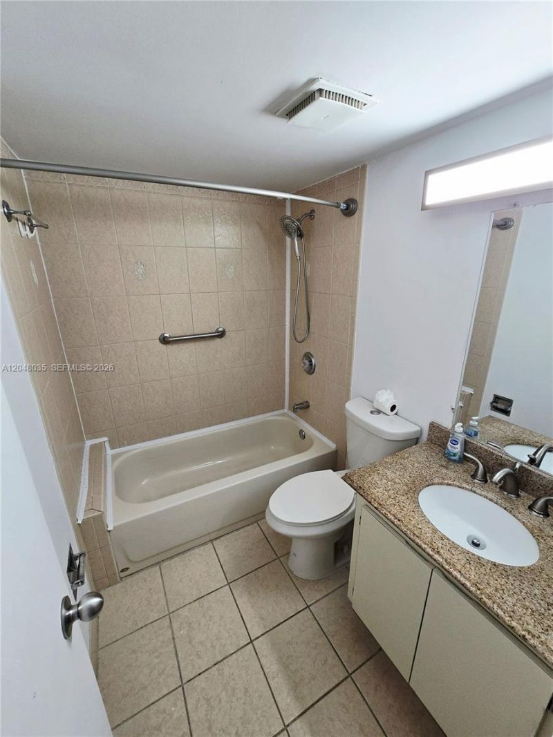 8877 Fontainebleau Blvd , Unit 202, Miami, FL 33172 Photo