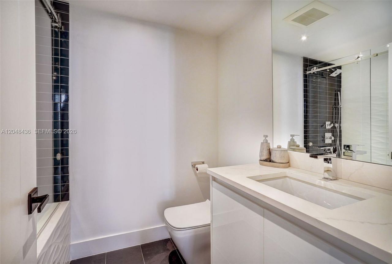 20191 E Country Club Dr , Unit 802, Aventura, FL 33180 Photo