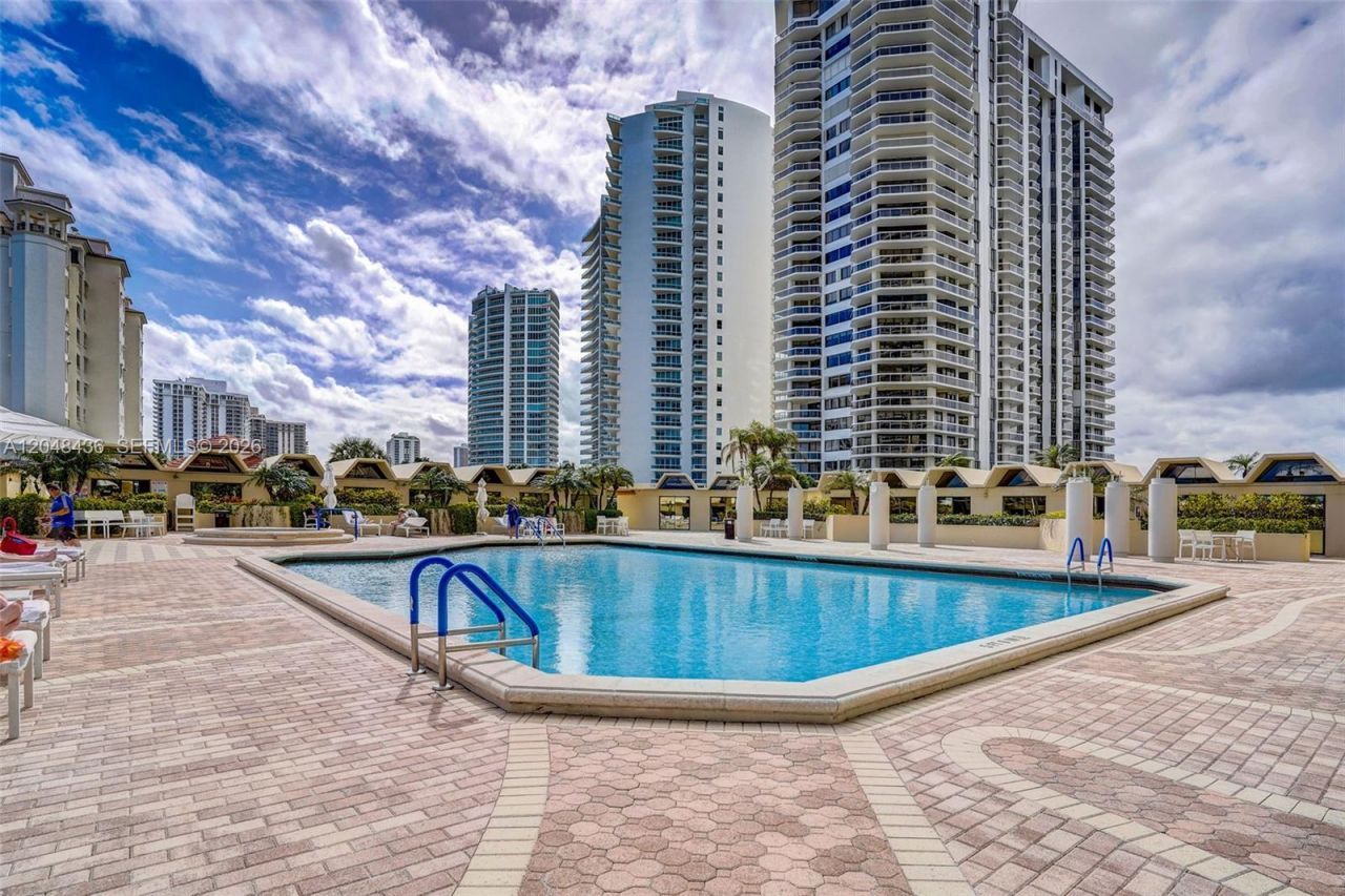 20191 E Country Club Dr , Unit 802, Aventura, FL 33180 Photo