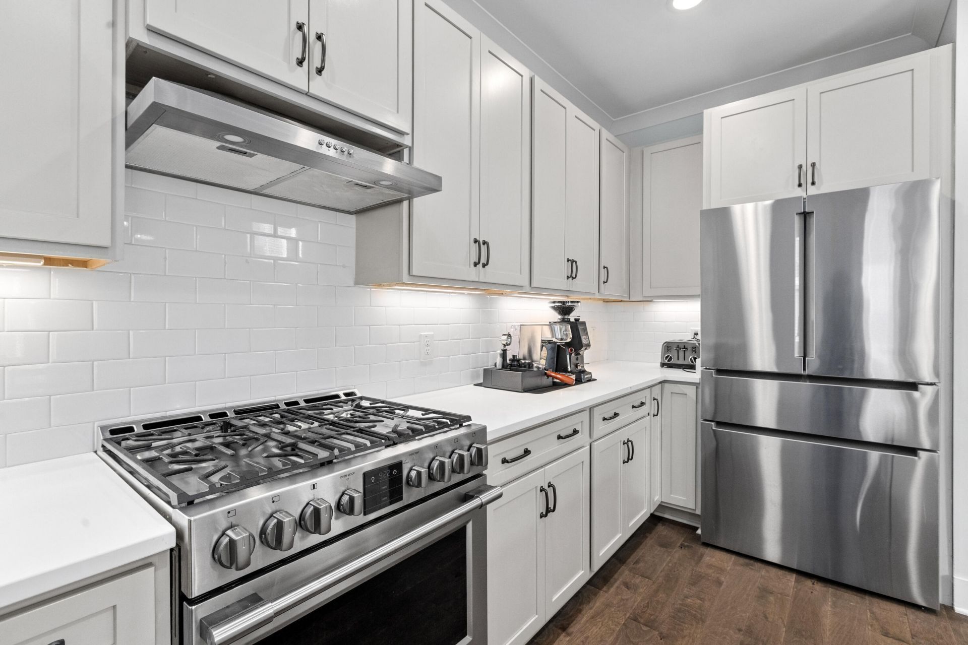 5126 Celtic Drive Photo 9