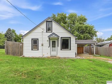 2642 College Drive, Blair, NE 68008