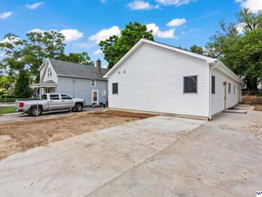 3026 Hamilton Plaza, Omaha, NE 68131