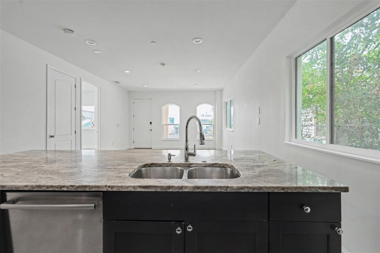 1018 7th Avenue S, Unit R, Saint Petersburg, FL 33705 Photo