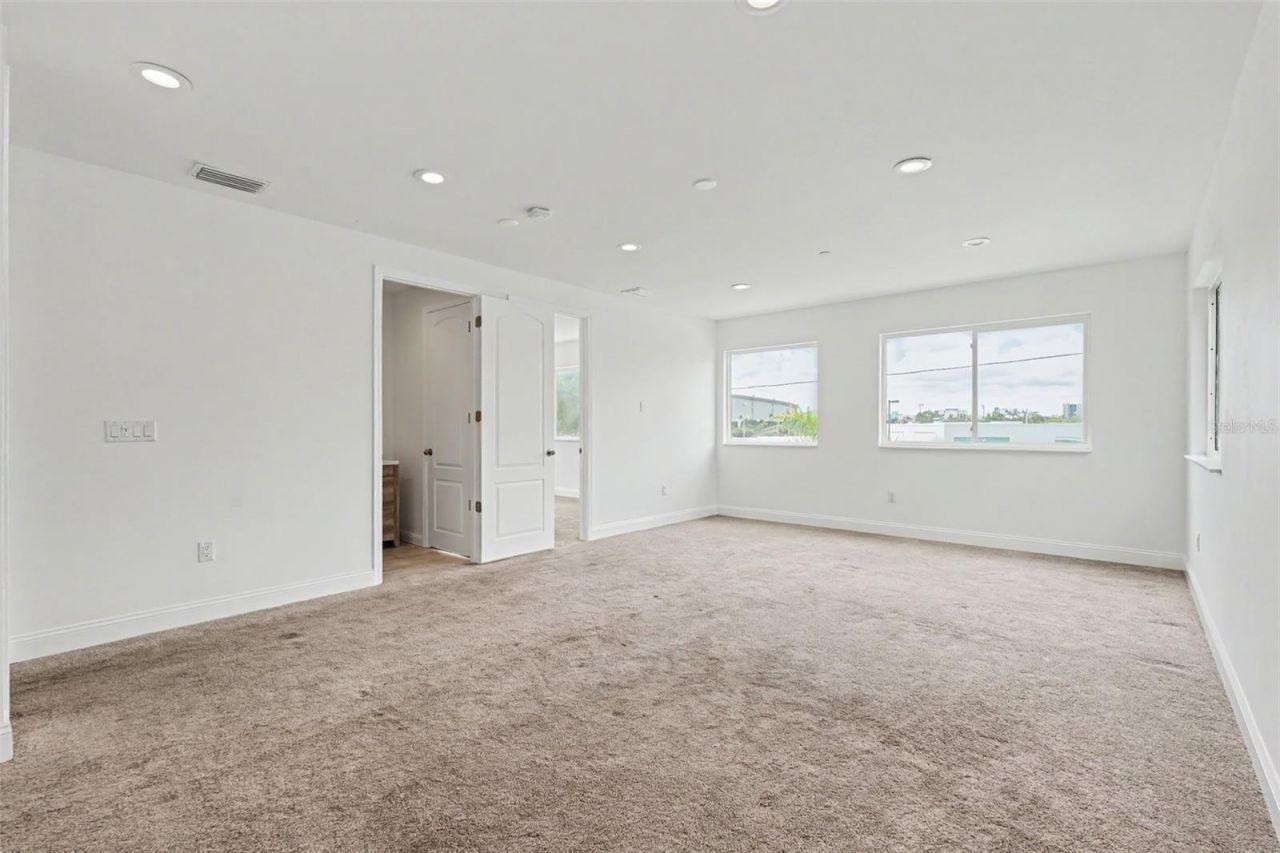 1018 7th Avenue S, Unit R, Saint Petersburg, FL 33705 Photo