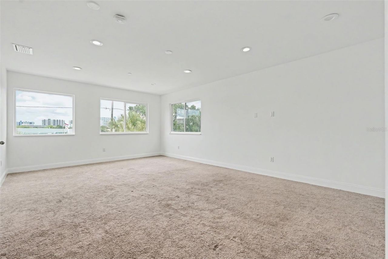 1018 7th Avenue S, Unit R, Saint Petersburg, FL 33705 Photo