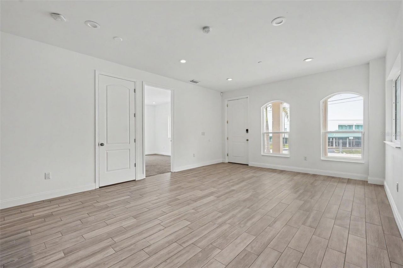 1018 7th Avenue S, Unit R, Saint Petersburg, FL 33705 Photo