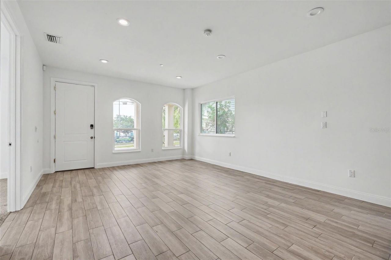 1018 7th Avenue S, Unit R, Saint Petersburg, FL 33705 Photo