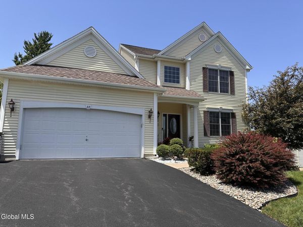 22 Fairview Lane, Mechanicville, NY 12118