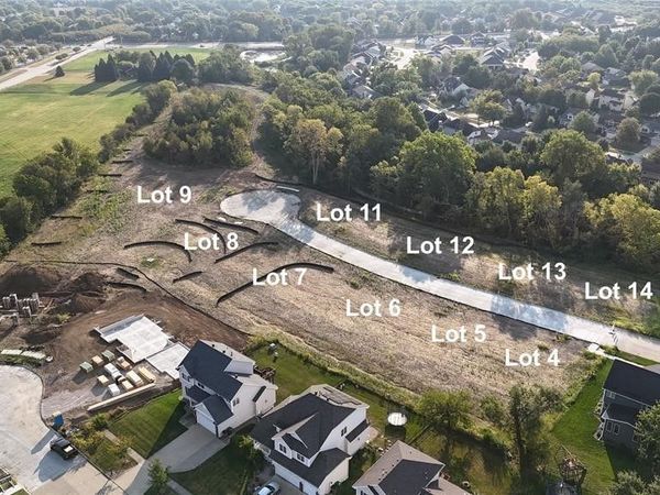 9016 Timberwood Drive, Johnston, IA 50131
