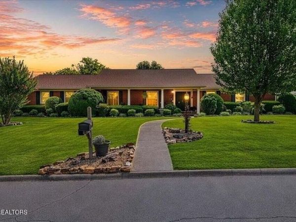 1101 Brentwood Drive , Etowah, TN 37331