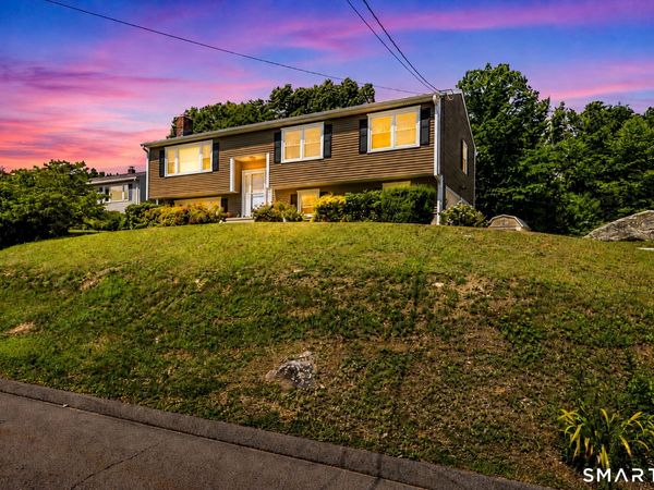 10 Hodio, Ansonia, CT 06401