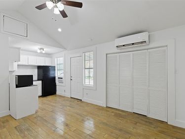 820 W 10th Street, Dallas, TX 75208