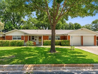 7105 Culver Avenue , Fort Worth, TX 76116
