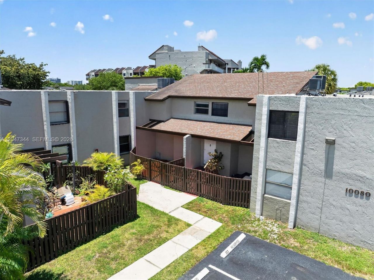 10080 NW 9th St Cir, Unit 204, Miami, FL 33172 Photo