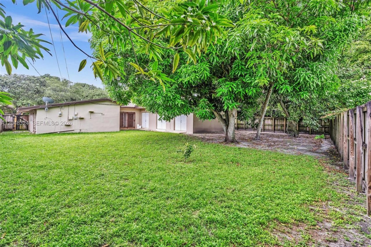 331 NE 176th St , North Miami Beach, FL 33162 Photo