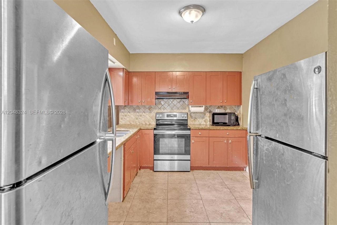 331 NE 176th St , North Miami Beach, FL 33162 Photo