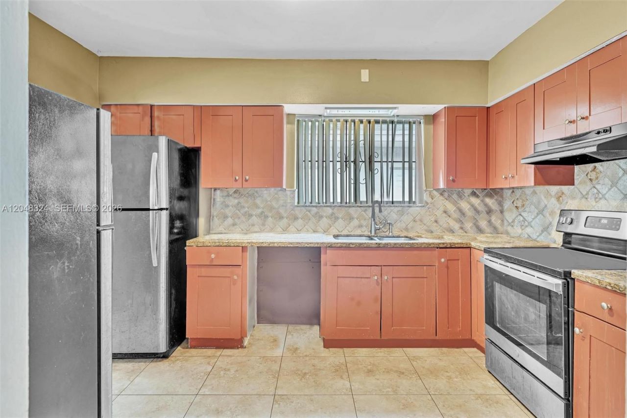 331 NE 176th St , North Miami Beach, FL 33162 Photo