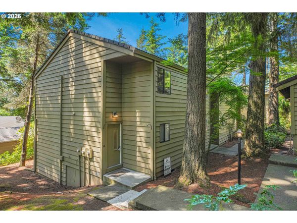 58 CERVANTES CIR, Unit 8D, Lake Oswego, OR 97035