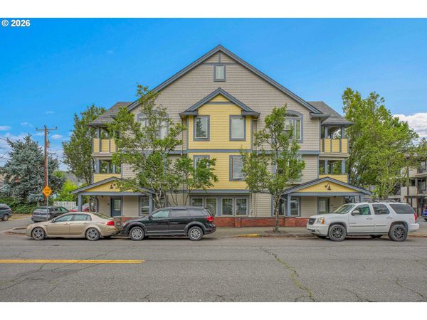9837 NE IRVING ST, Unit 312, Portland, OR 97220