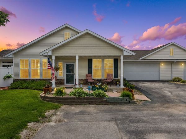 1333 Tower Lane NE, Cedar Rapids, IA 52402